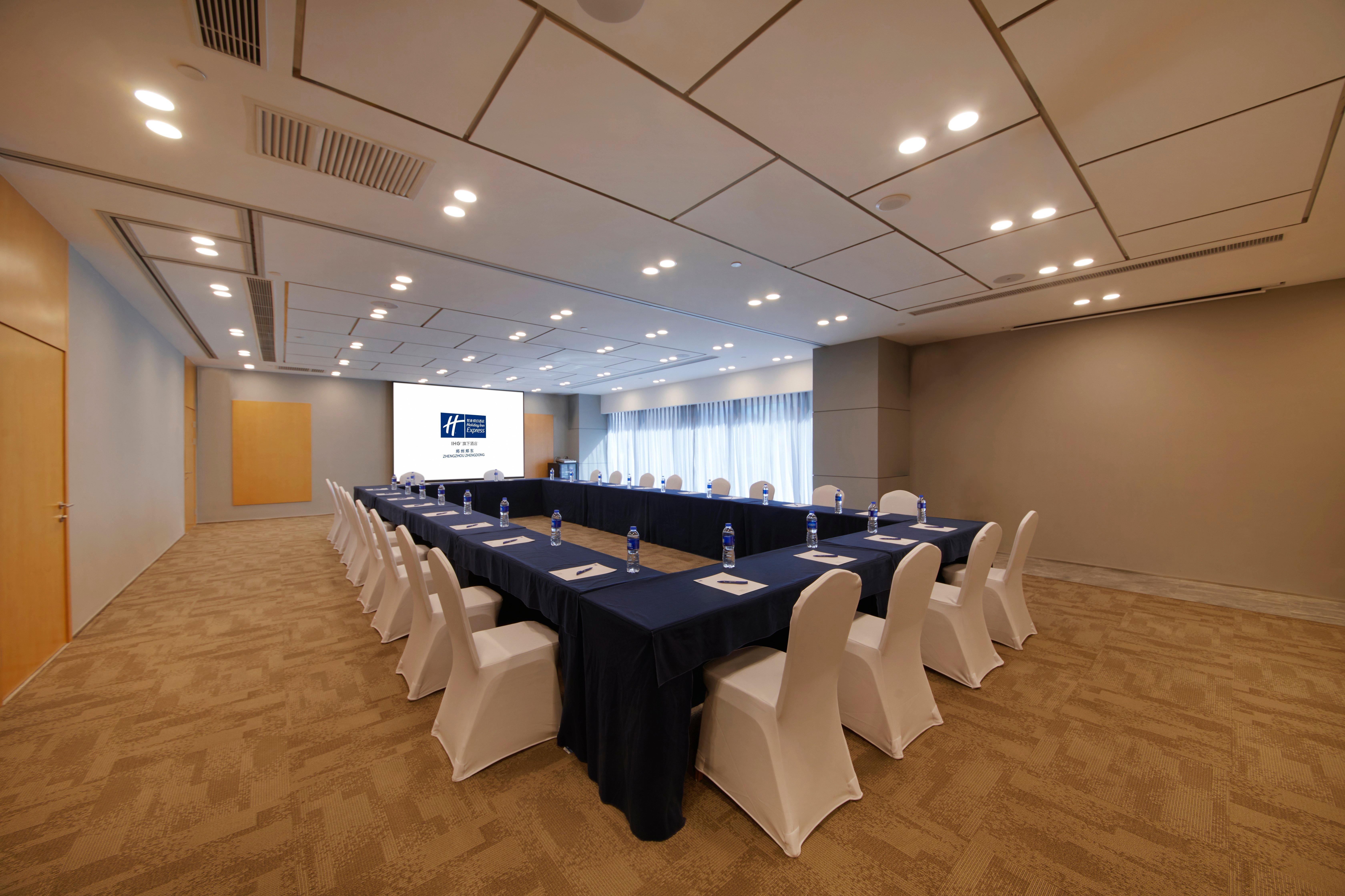 Holiday Inn Express Zhengzhou Zhengdong By Ihg Exterior foto
