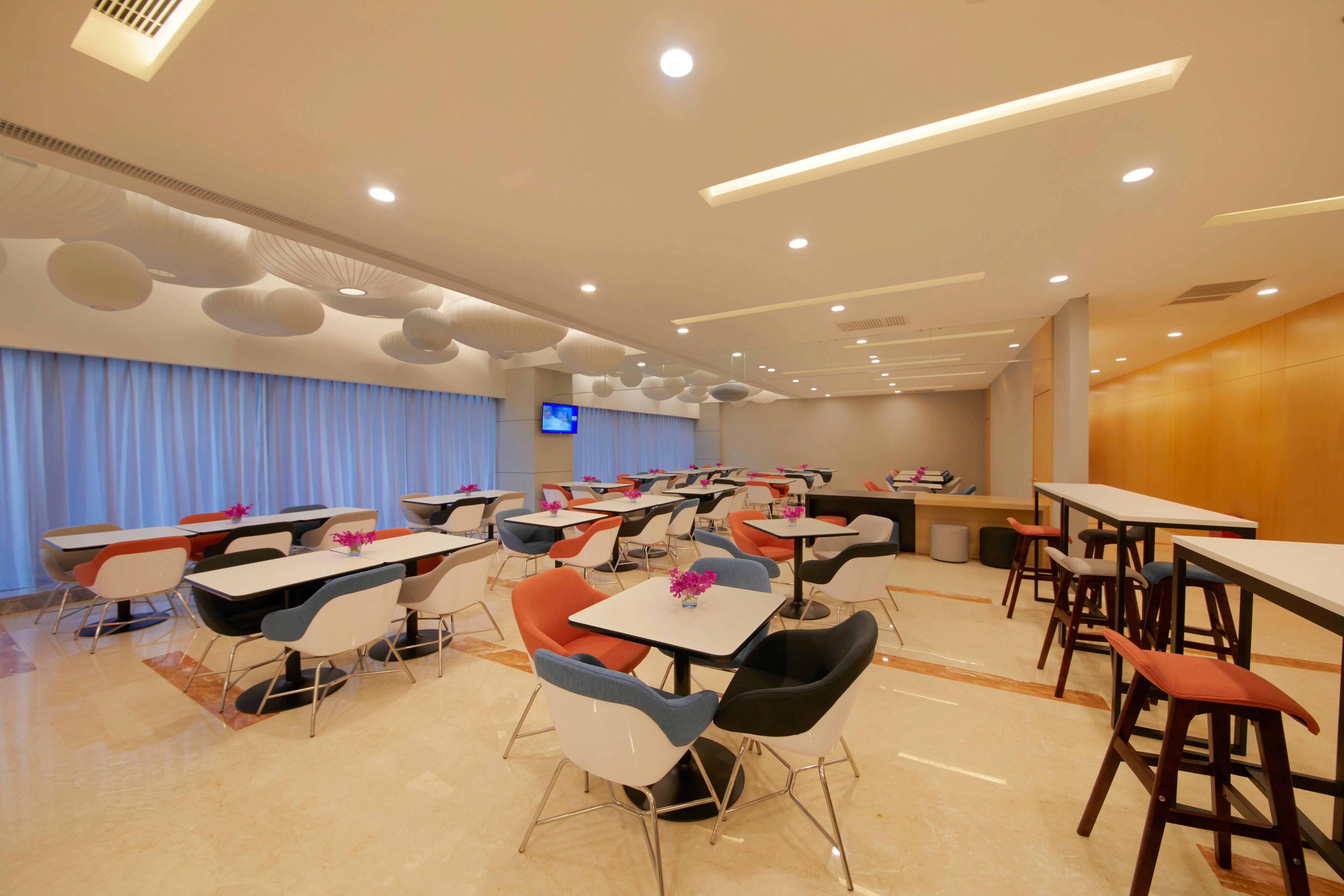 Holiday Inn Express Zhengzhou Zhengdong By Ihg Exterior foto