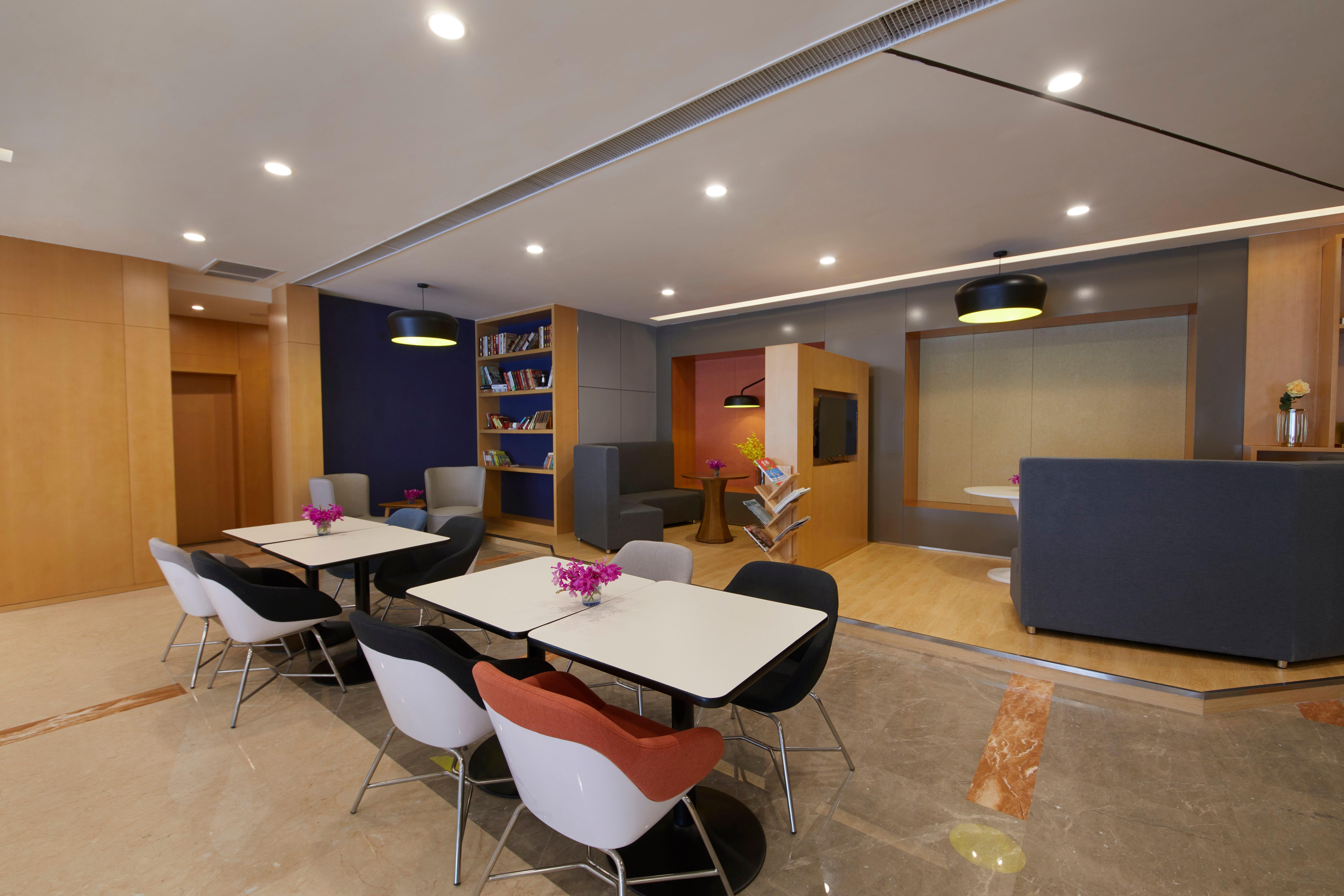 Holiday Inn Express Zhengzhou Zhengdong By Ihg Exterior foto