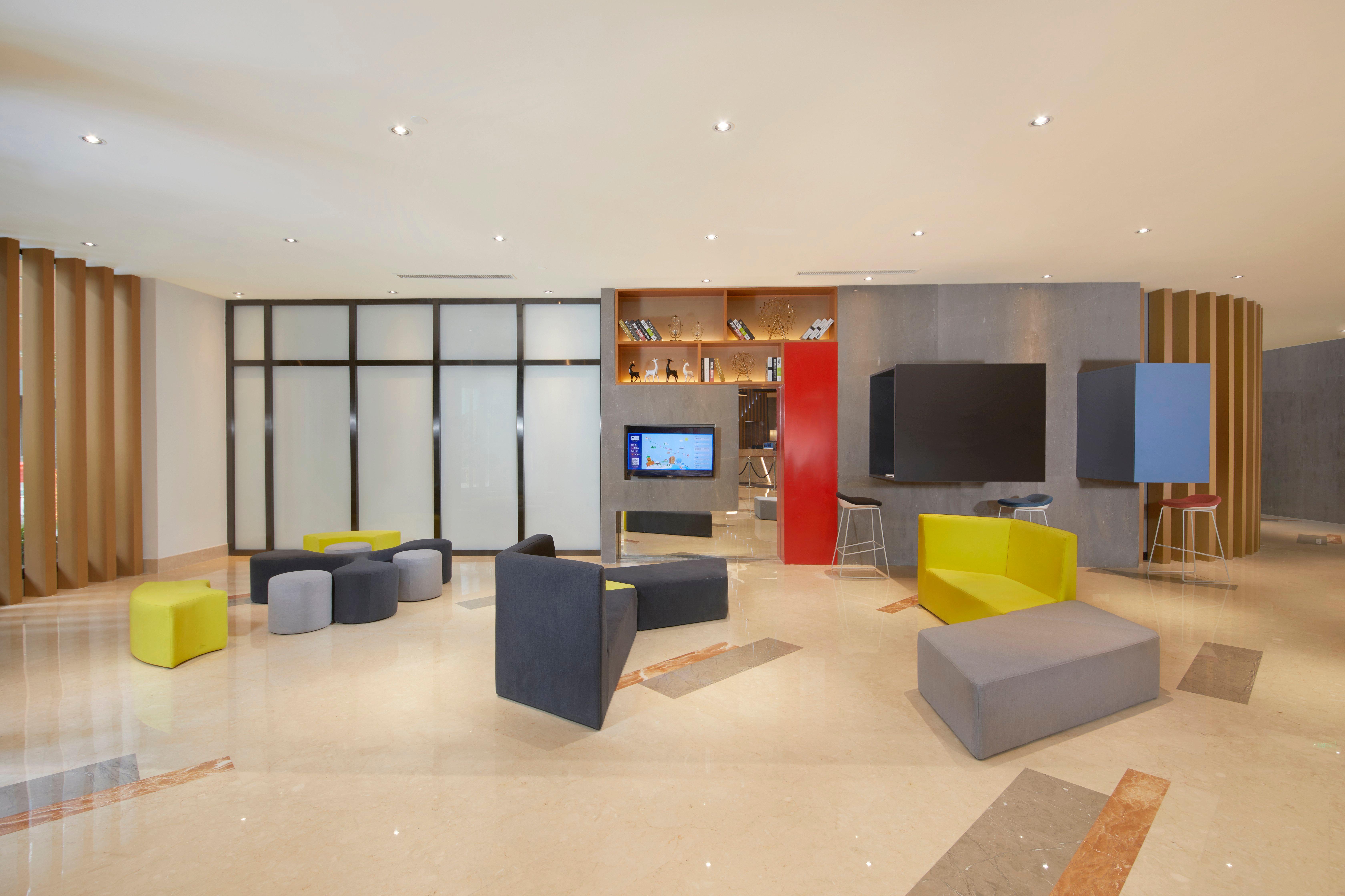 Holiday Inn Express Zhengzhou Zhengdong By Ihg Exterior foto