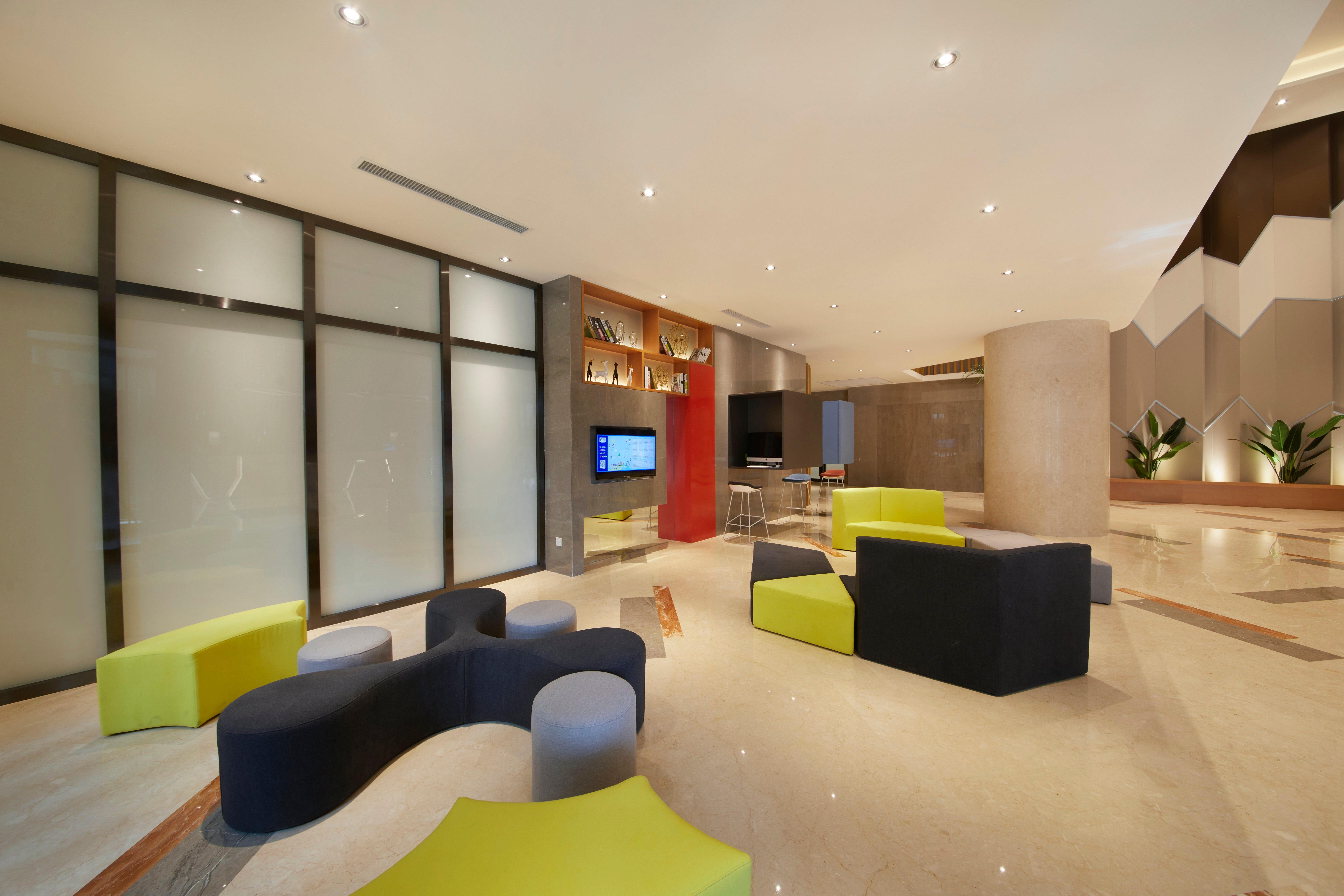 Holiday Inn Express Zhengzhou Zhengdong By Ihg Exterior foto