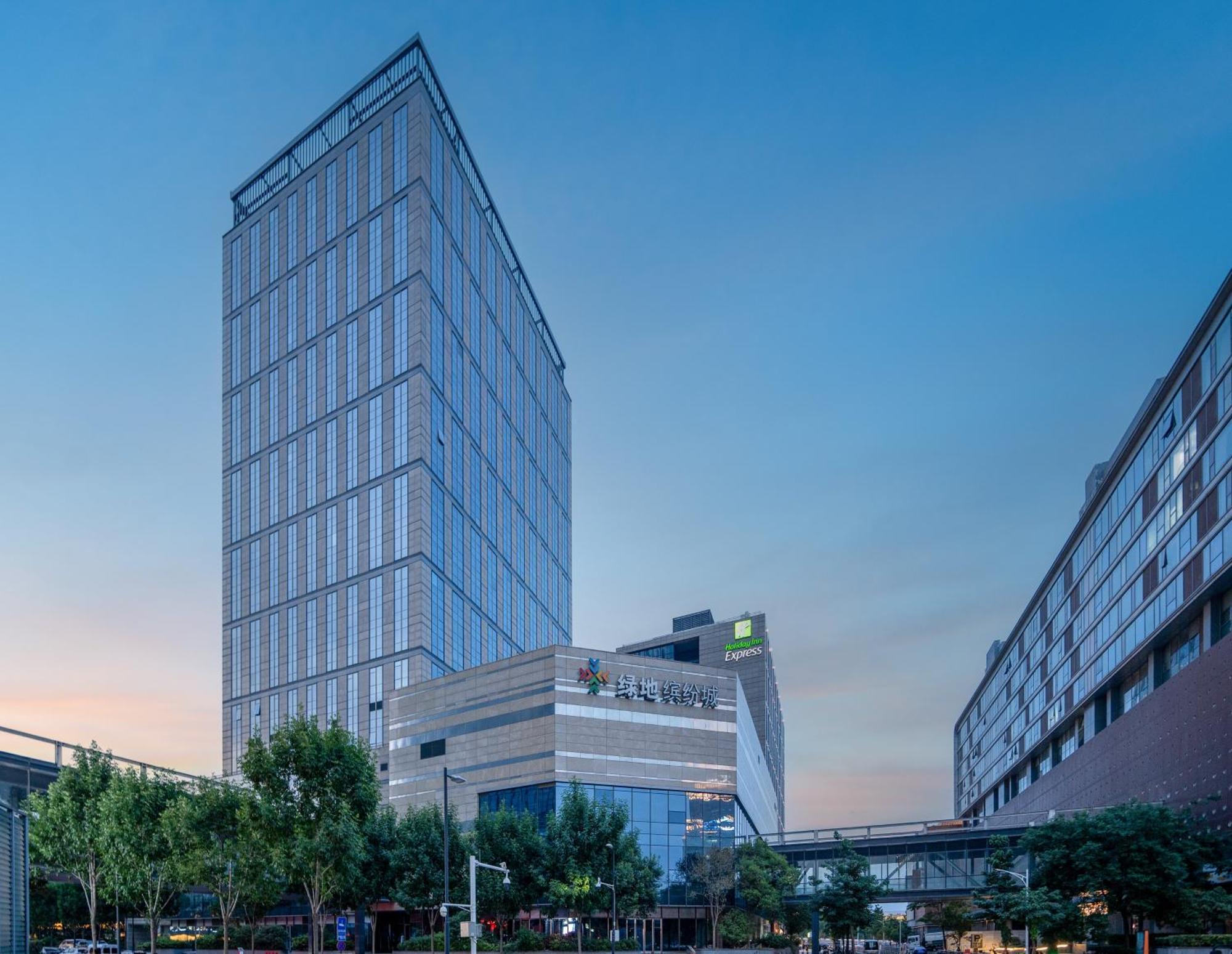 Holiday Inn Express Zhengzhou Zhengdong By Ihg Exterior foto