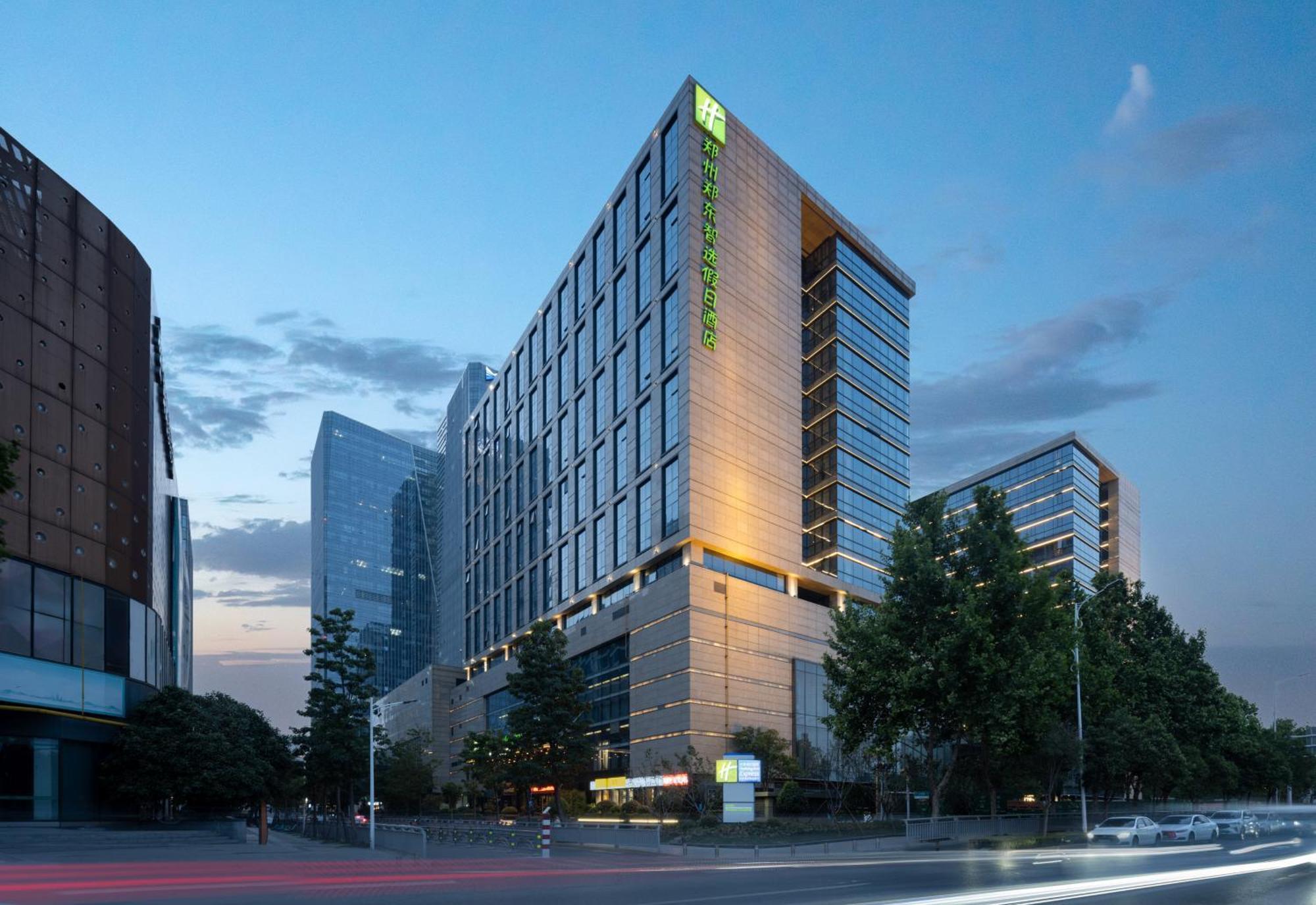 Holiday Inn Express Zhengzhou Zhengdong By Ihg Exterior foto