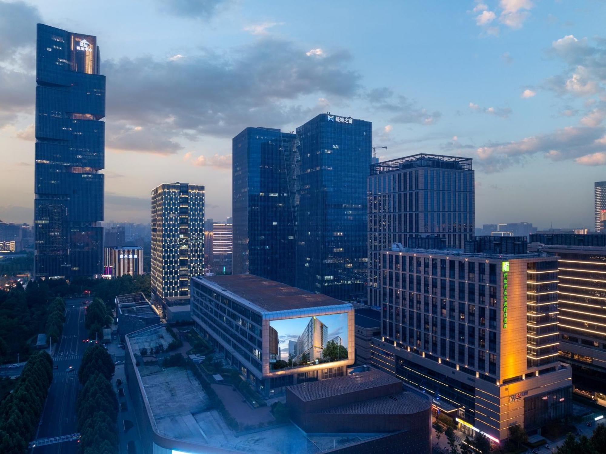 Holiday Inn Express Zhengzhou Zhengdong By Ihg Exterior foto